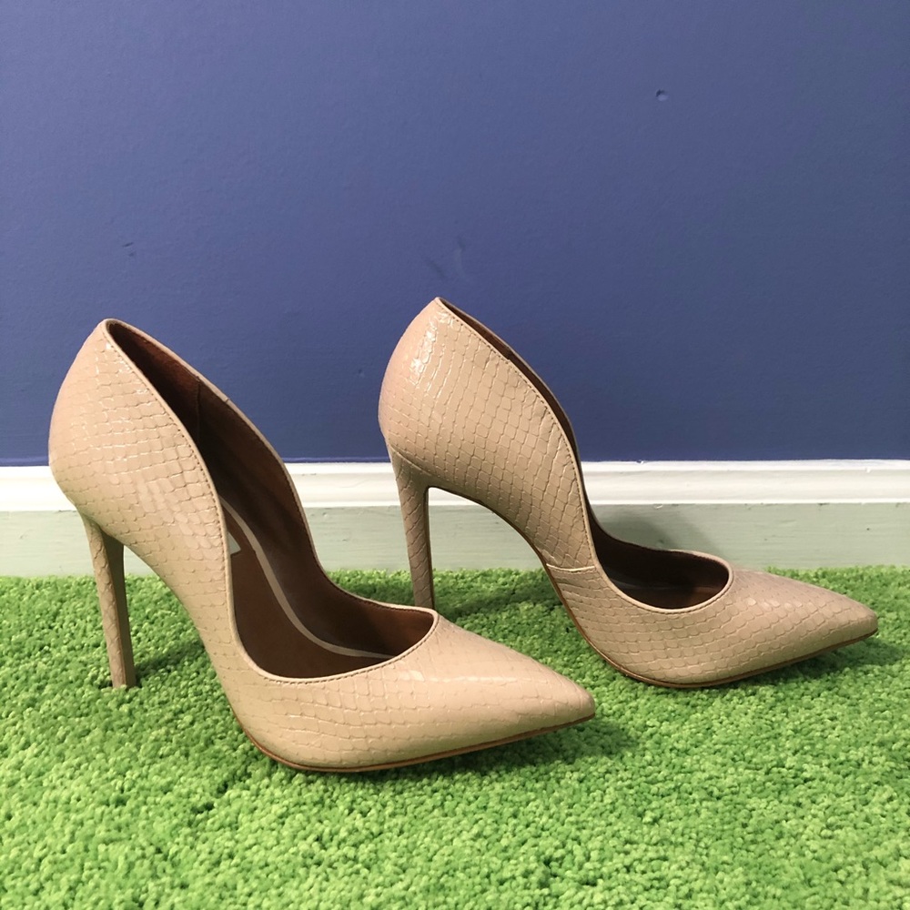 Steve Madden nude heels